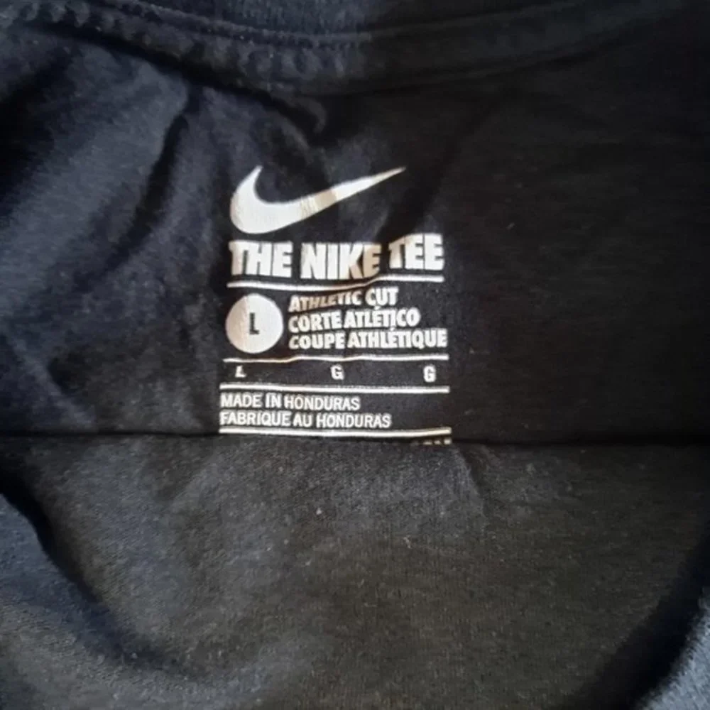 Nike tee black